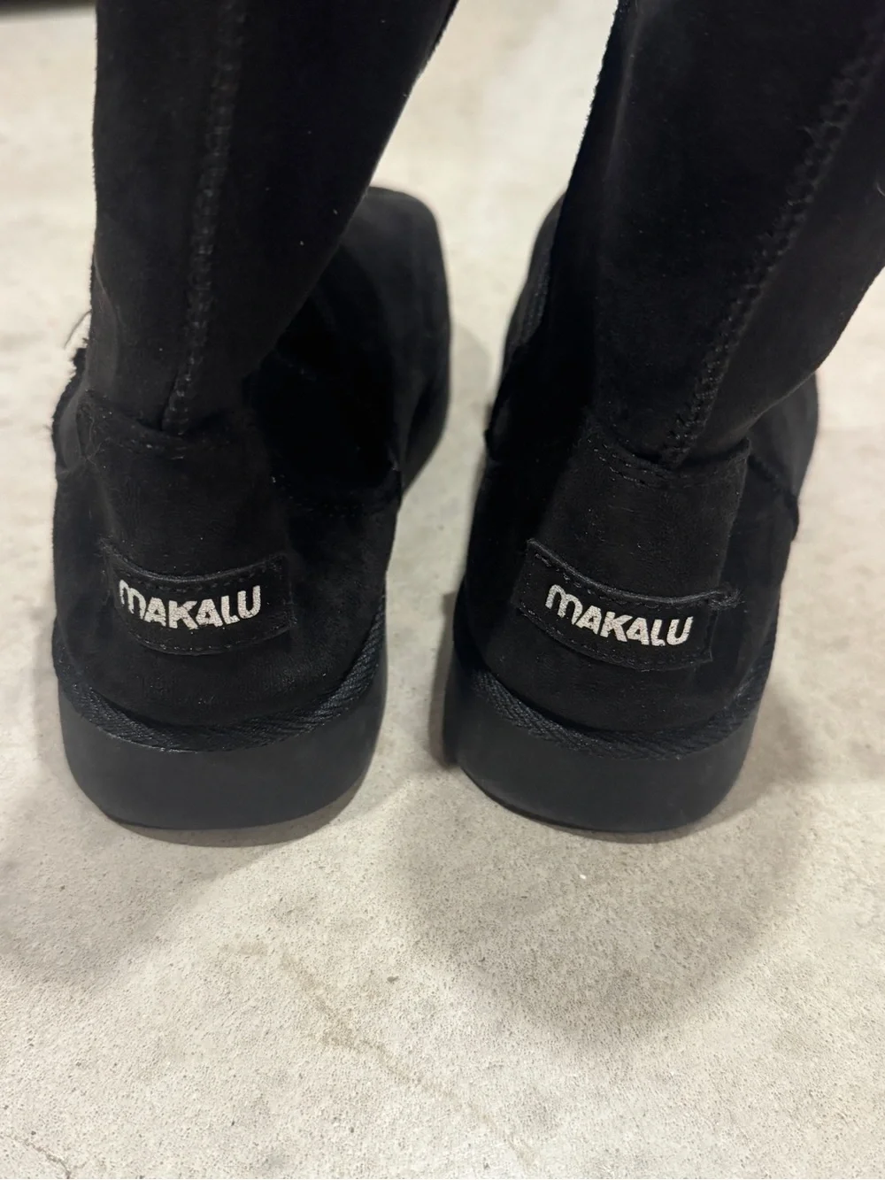 Makalu California warm black